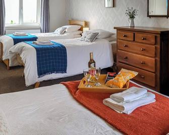 4 bedroom accommodation in Nantglyn, near Denbigh - Denbigh - Спальня
