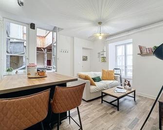 Charmant appartement Montferrand 5 pers - Clermont-Ferrand - Wohnzimmer