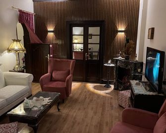 Wonderful Apartment Place in Dokki - Giza - Living room