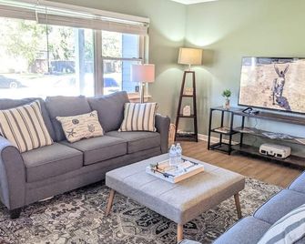 Northeast Florida Retreat - Jacksonville - Sala de estar