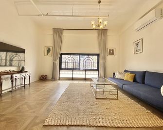 בית קובלר - By Beach Apartments TLV - תל אביב - סלון