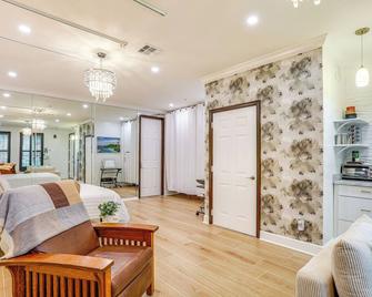 Pet-Friendly Studio 6 Mi to Jupiter Beach Park! - Jupiter - Bedroom