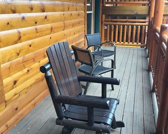 Fall into the Smokies Oct 22-29 2023 - Gatlinburg - Innenhof