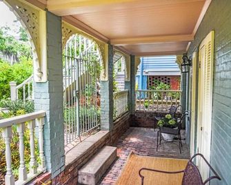 Catherine Ward House Inn - Savannah - Balcón