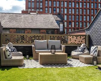 Walk to Canal St. | Luxurious Townhome w/ Roof Top - Prestwich - Patio