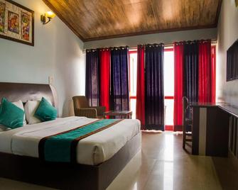 Blue Pine Resort - Lansdowne - Bedroom