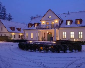 Café Wildau Hotel & Restaurant am Werbellinsee - Schorfheide - Building