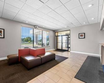 Convenient Room Right in I-22 | 3 Family Ready Stays w/ Free Breakfast - Hamilton