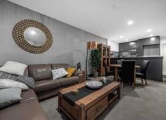 The Barty by Parbery Property - Kingston - Living room