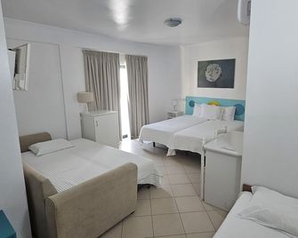 Adelaide Hotel - Faro - Quarto