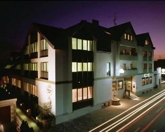Hotel Loesch Pfaelzer Hof - Römerberg - Edificio