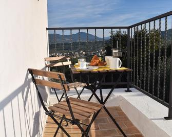 Country Villa With Private Pool , Olive Grove , Views And Close To Restaurants - 카솔리 - 발코니
