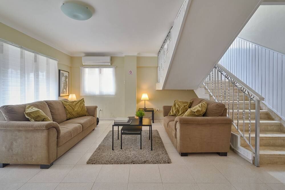 Penthouse in Evaristo Morales Sleeps 14 - Santo Domingo - Living room