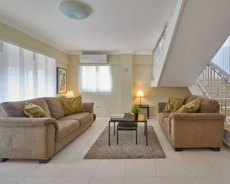 Penthouse in Evaristo Morales Sleeps 14 - Santo Domingo - Living room