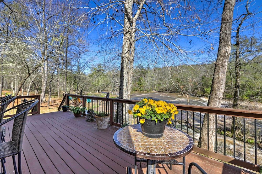Cozy Creekside Cabin w/ Grill: Fish & Explore! - Thomaston - Balkon