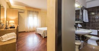 Hotel Vega Perugia - Perugia - Yatak Odası