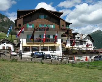 Sport Hotel Enrosadira - Campitello di Fassa - Clădire