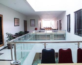 Hotel Wisata Baru - Serang City - Басейн