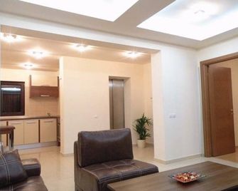 Grandville Apartments - Bucharest - Living room