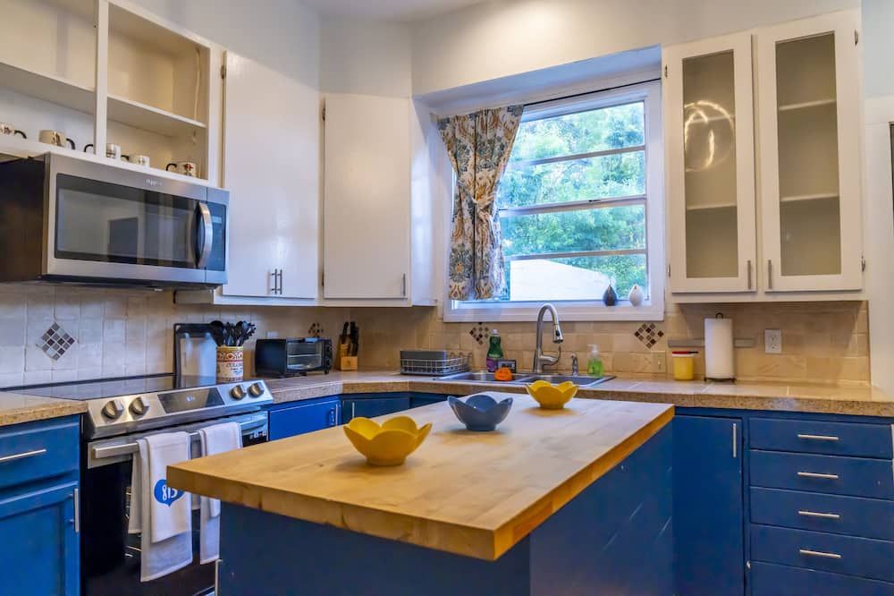 Cozy Home - Walk to Ybor - Restaurants, Bars and Shops! - تامبا - مطبخ