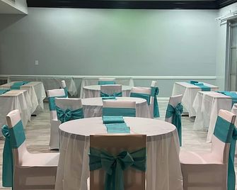 Apm Inn & Suite - Jacksonville - Restaurante