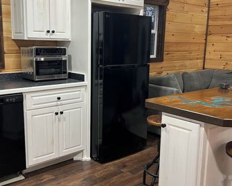 The Flint House! Lovely Cabin located in beautiful Campbellsville Ky. - Campbellsville - Кухня