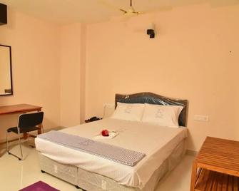 Ananda Residency - Kumbakonam - Bedroom
