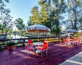 Wilderness Lakes RV Resort - Menifee - Patio