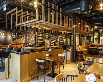 Delightful Room for Cultural Tours Near De Waag Leeuwarden and Fries Museum - Leeuwarden - Bar