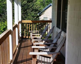 Best Location in Town! Near Perkins Cove and Marginal Way! Quiet and Private! - Ogunquit - Balcony
