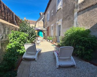 Maison Confortable Pres Des Chateaux De - Chabris - Patio