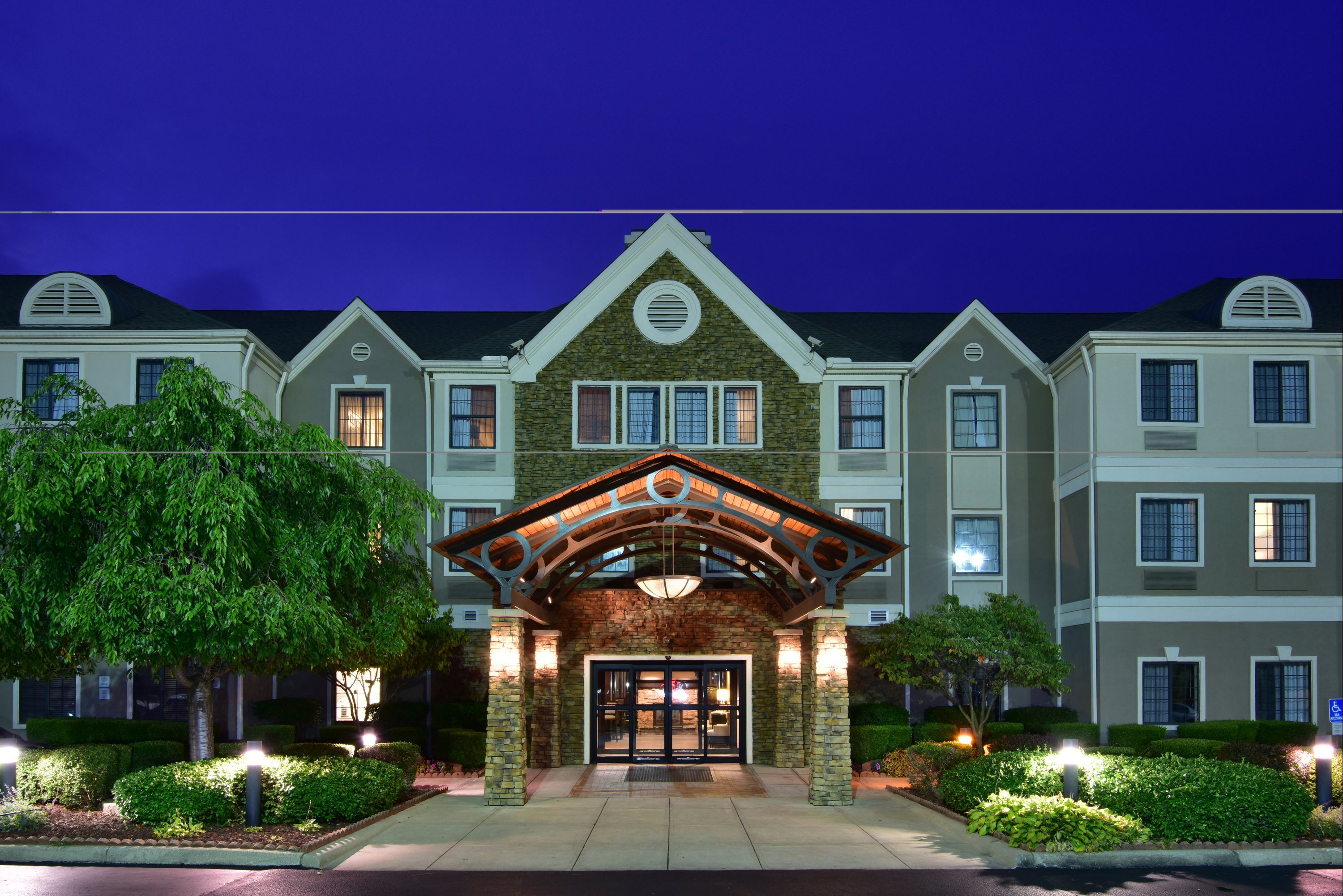 Staybridge Suites Columbus-Airport By IHG - קולומבוס - בניין