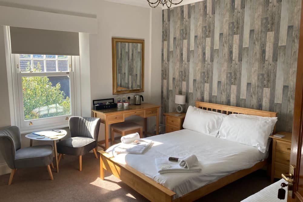 لوجو روك - فالموث - غرفة نوم