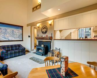 Mountain Condo with Fireplace in Kirkwood Ski Resort - Kirkwood - Sala de estar