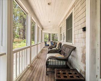 Water views great Lt Island location! - Wellfleet - Balcony