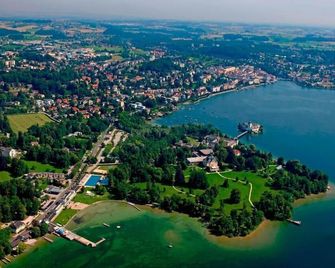Landhotel Grünberg am See - Gmunden - Outdoor view