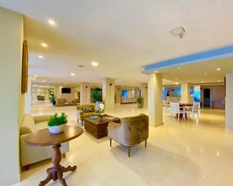 Beira Mar Hotel - Аракаху - Лоббі