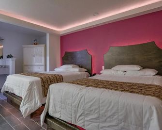 Romantic Inn & Suites - Dallas