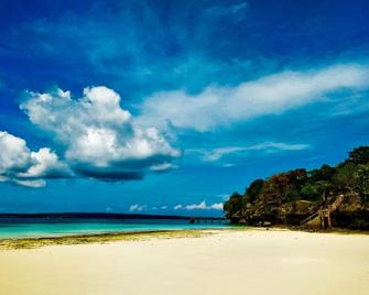 Nirwana Buton Villa - Baubau - Playa