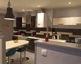 Le Sunshine, 5 Chambres, Wifi Et Parking - Le Coteau - Küche