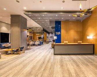 Holiday Inn Express Gurugram Sector 50 By IHG - Gurugram - Edificio