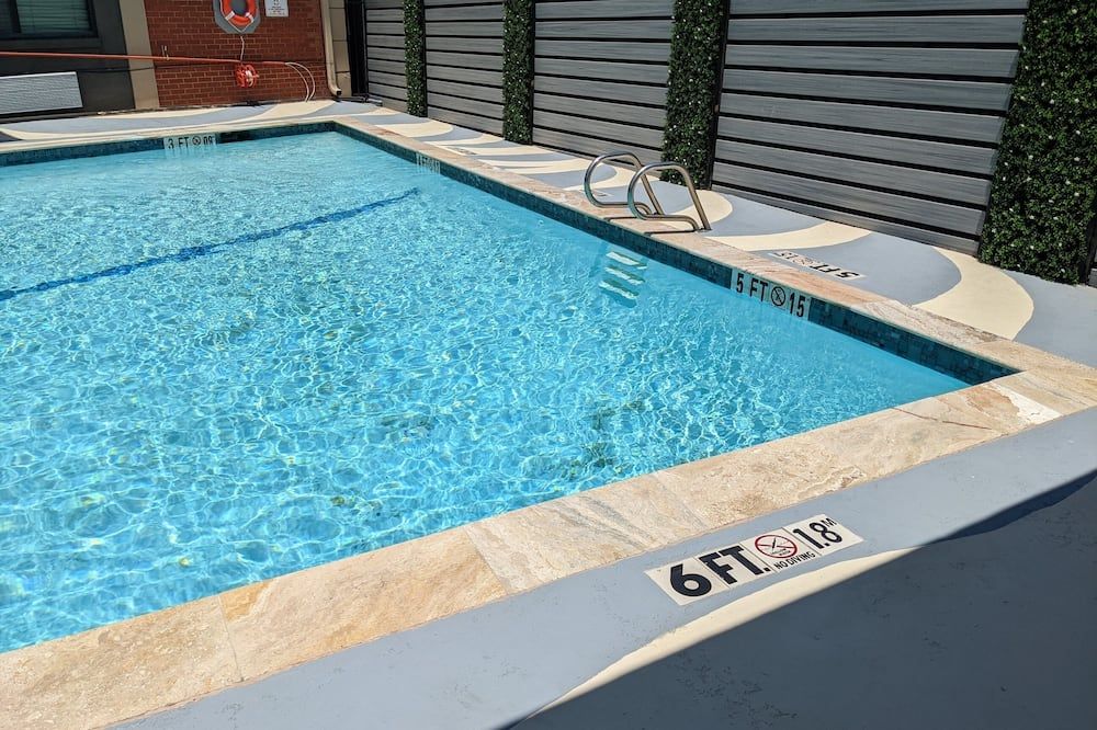 12 Oaks Hotel - Tyler - Pool