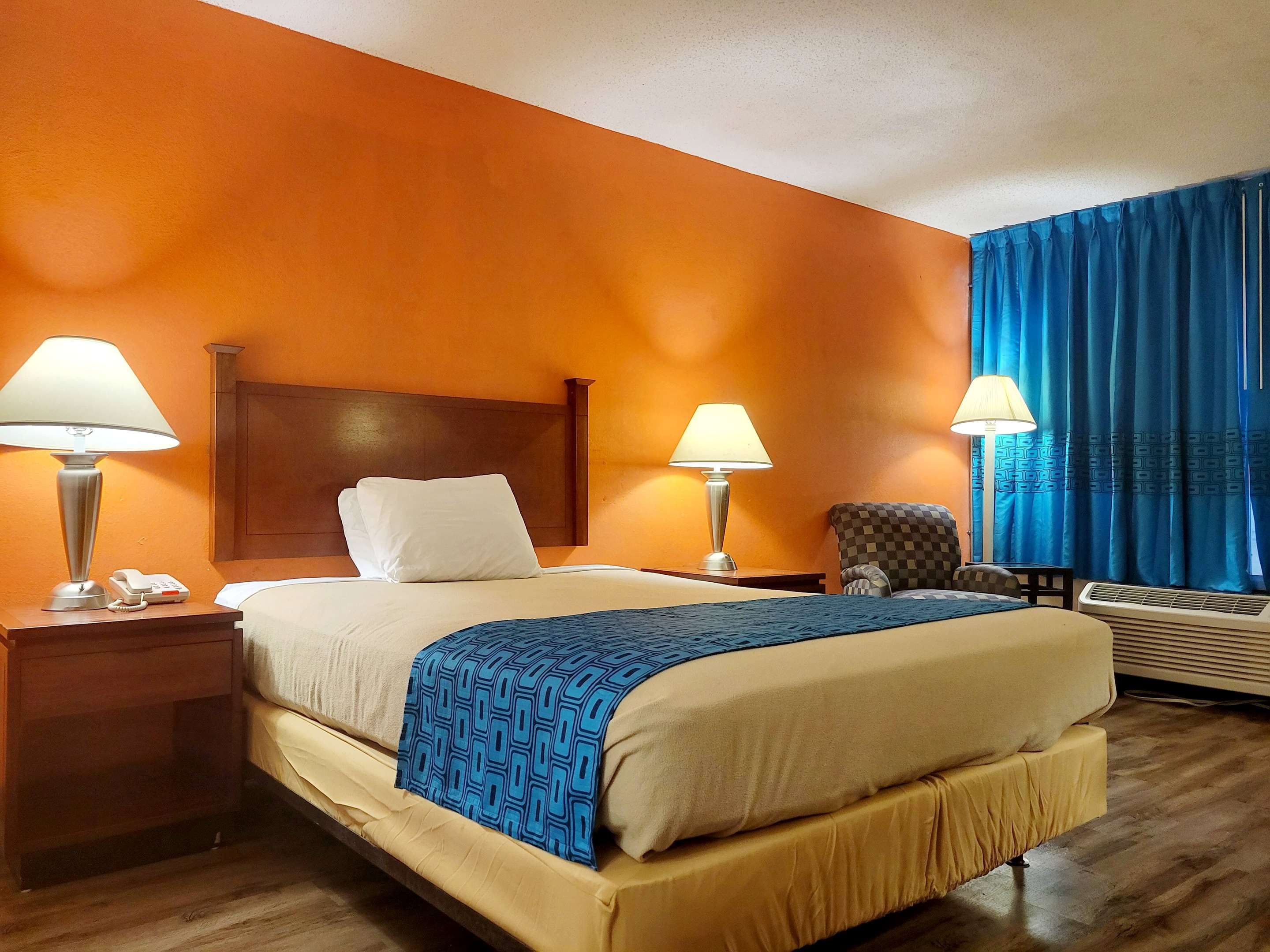 Howard Johnson by Wyndham Hannibal - Hannibal - Camera da letto