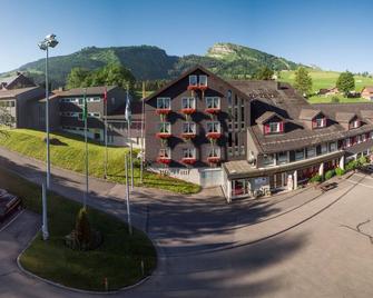 Hotel Stump's Alpenrose - Wildhaus - Gebouw