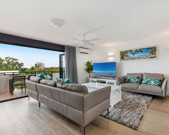Sun Lagoon Resort - Noosa Heads - Living room