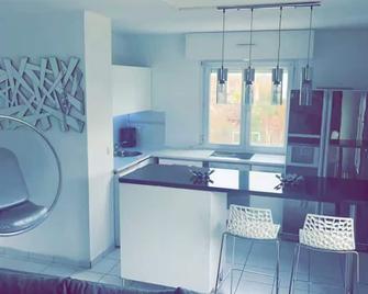 Apartment in Chartres - Chartres - Kitchen