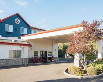Red Lion Inn & Suites Mcminnville - McMinnville - Building