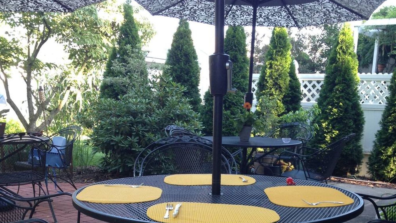 Red Lion Bed & Breakfast