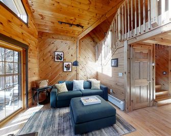 Beaver Run Cabin - Boothbay Harbor - Living room
