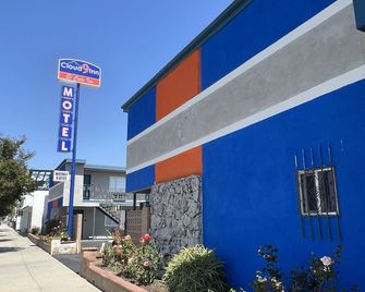 Cloud 9 Inn - El Ciello Inn - Pico Rivera - Будівля